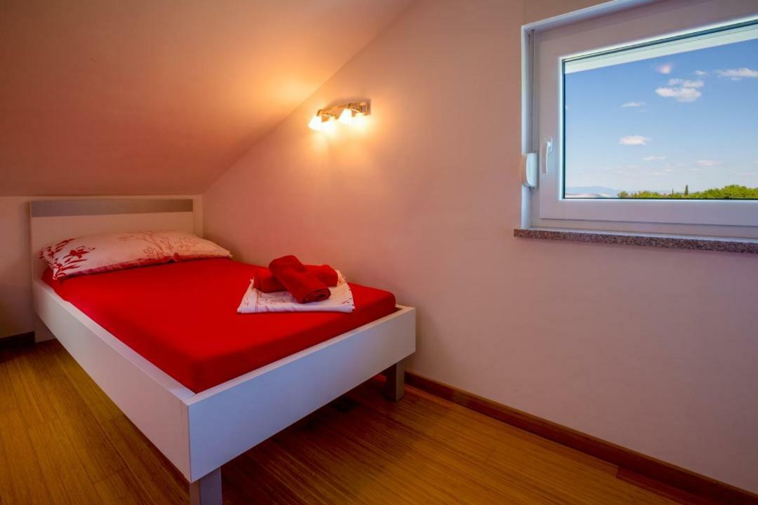 Apartment Apartment *