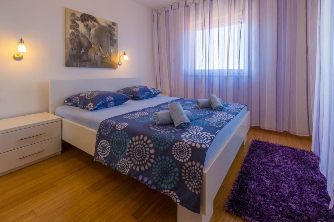Apartment *