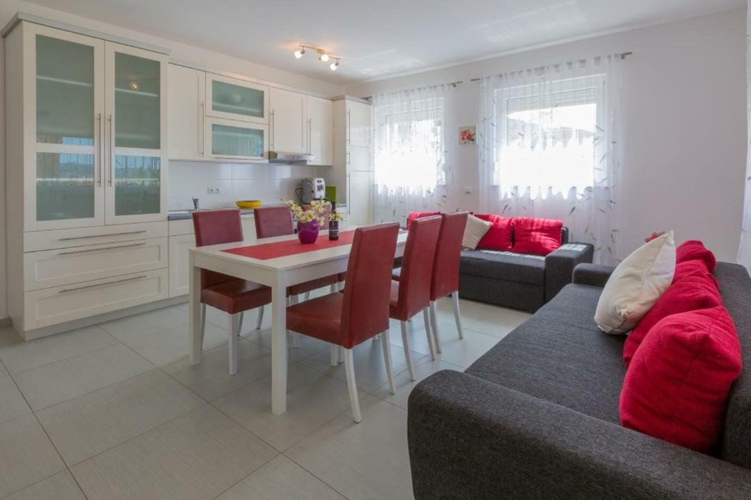 Apartment Appartement *